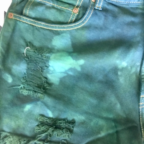 Levi’s Distressed Denim Cutoff Shorts - Picture 3 of 4